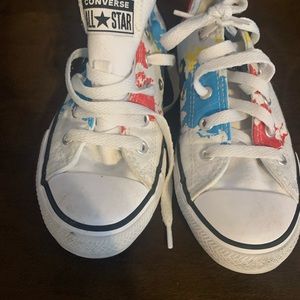 Kids converse